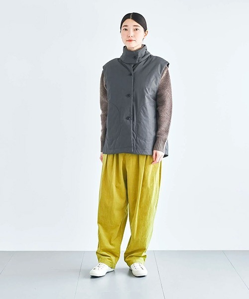 HAU(ハウ)の「ベスト filling(その他アウター・レディース・チャコールグレー/ベージュ・MEDIUM)」の2枚目の写真
