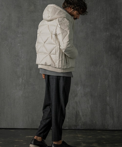 C DIEM（カルペディエム）の「C DIEM(カルペディエム)キルティング レザーダウンジャケット（ダウンジャケット/コート・メンズ・ホワイト/ブラック・L/M/XL）」の4枚目の写真
