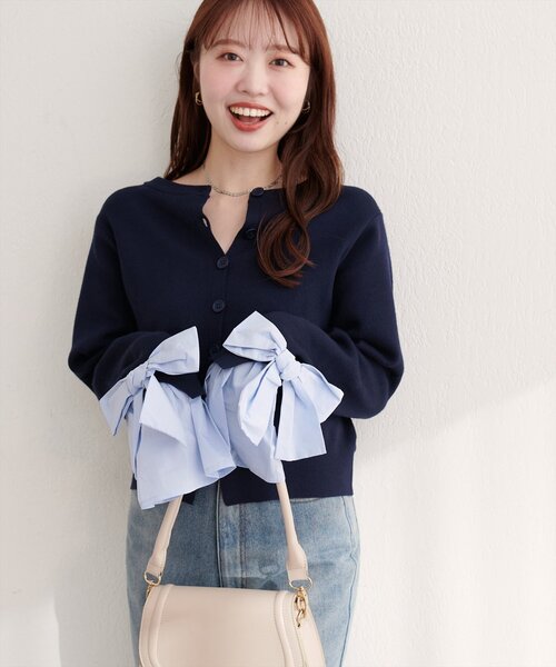 natural couture（ナチュラルクチュール）の「袖口リボンクルーネックカーデ（カーディガン/ボレロ・レディース・ブラウン/ネイビー/オフホワイト/グレー・FREE）」の4枚目の写真