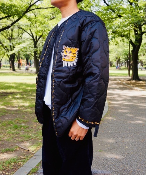 HOUSTON(ヒューストン)の「HOUSTON / EMBROIDERY M-65 LINER M-65 ベトジャンライナー / 51513(ミリタリージャケット・メンズ・ブラック/オリーブ・MEDIUM/SMALL)」の6枚目の写真
