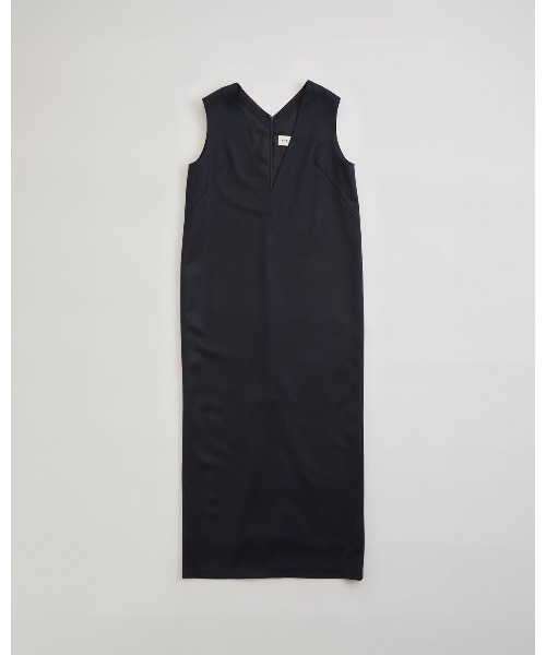 THE SHINZONE（ザ　シンゾーン）の「THE SHINZONE WOOL SATIN DRESS 25AMSOP01（ドレス・レディース・ブラック・36/34）」の2枚目の写真