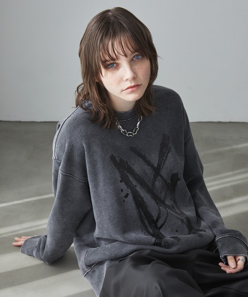 Spielio(シュピーリオ)の「【Spielio】Cracked foil sweatshirt / クラック箔スウェットプルオーバー(スウェット・メンズ・ブラック/ネイビー・L/M/S)」の11枚目の写真