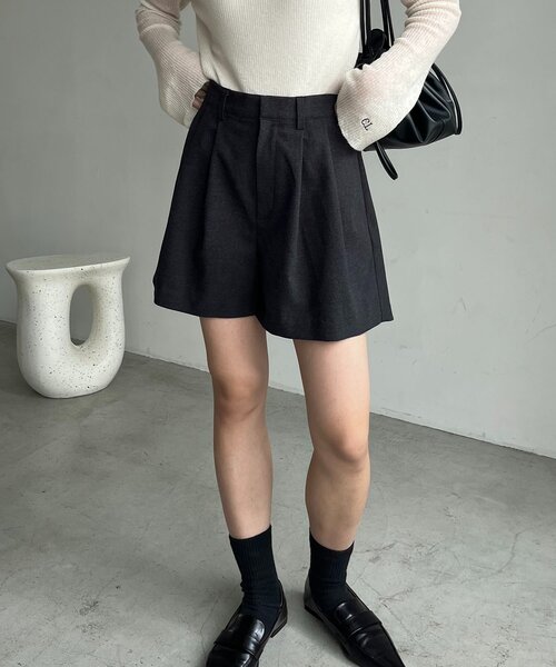 CAPRICIEUX LE'MAGE（カプリシューレマージュ）の「ピーチタッチショートパンツ（その他パンツ・レディース・ブラウン/チャコールグレー・36/38）」の3枚目の写真