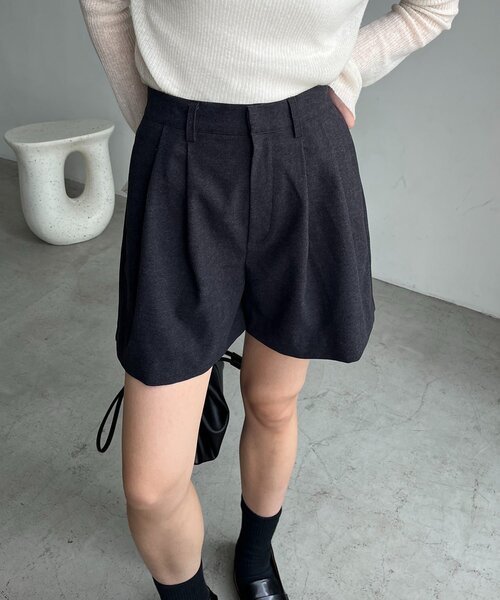 CAPRICIEUX LE'MAGE（カプリシューレマージュ）の「ピーチタッチショートパンツ（その他パンツ・レディース・ブラウン/チャコールグレー・36/38）」の4枚目の写真