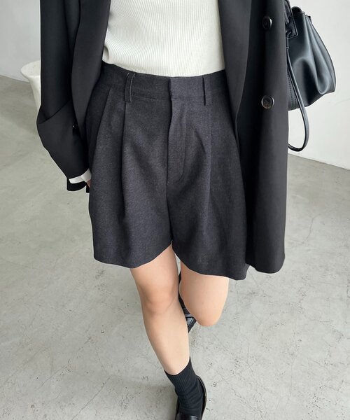 CAPRICIEUX LE'MAGE（カプリシューレマージュ）の「ピーチタッチショートパンツ（その他パンツ・レディース・ブラウン/チャコールグレー・36/38）」の5枚目の写真