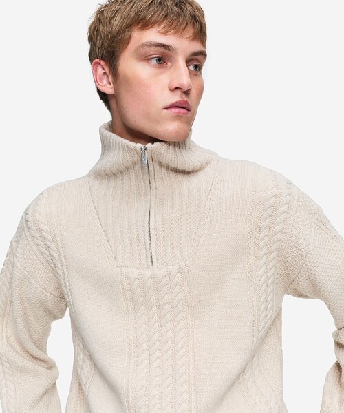 AIGLE（エーグル）の「ケーブルニット オーバーサイズハーフジップセーター（ニット/セーター・メンズ・ライトグレー/オフホワイト・M/L/XL/S）」の9枚目の写真