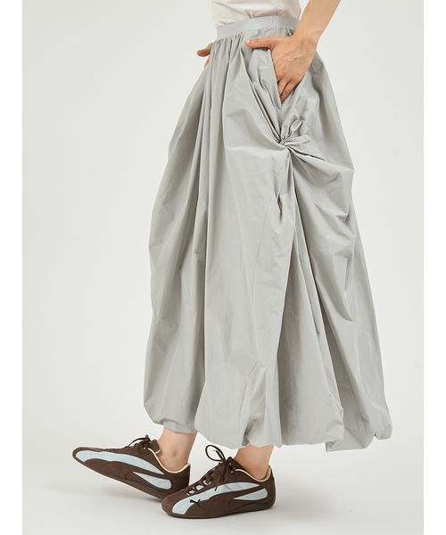 emmi(エミ)の「【ONLINE限定カラー】ツイストバルーンスカート(スカート・レディース・ミント/ベージュ/ブラック/アイボリー・0/1)」の8枚目の写真