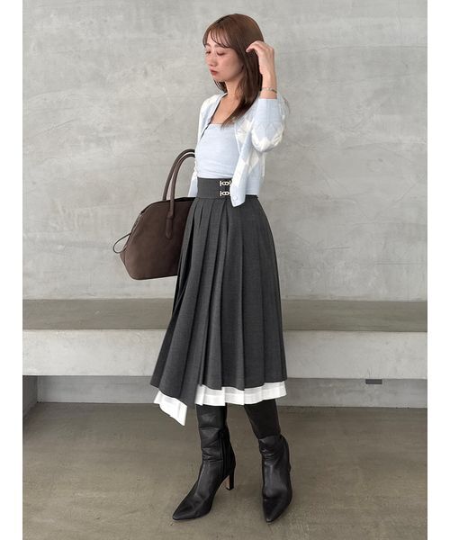 SNIDEL（スナイデル）の「プリーツレイヤードミディスカート（スカート・レディース・ベージュ/ネイビー/グレー・0/1）」の7枚目の写真