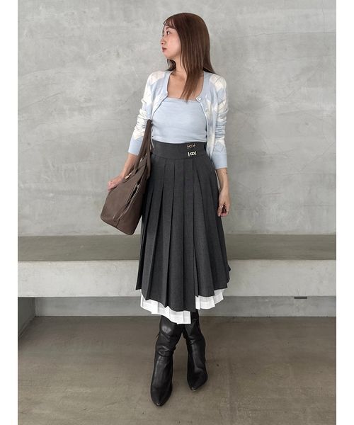 SNIDEL（スナイデル）の「プリーツレイヤードミディスカート（スカート・レディース・ベージュ/ネイビー/グレー・0/1）」の8枚目の写真