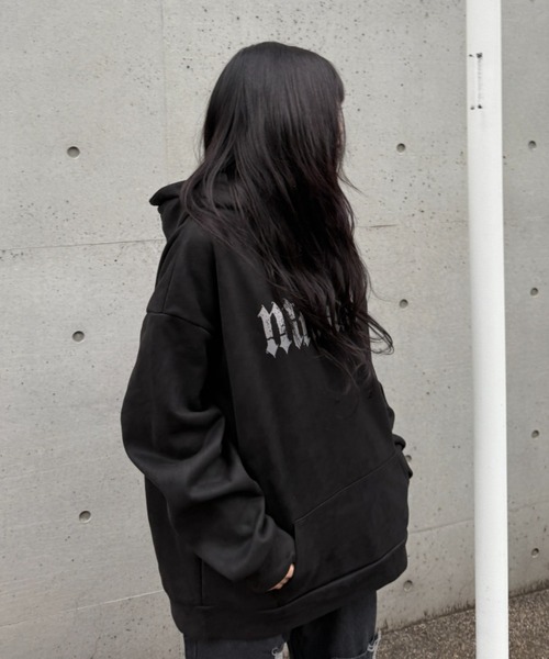 lilful(リルフル)の「裏起毛フロントロゴバックプリントパーカー(パーカー・メンズ・ブラック/チャコール・F)」の11枚目の写真