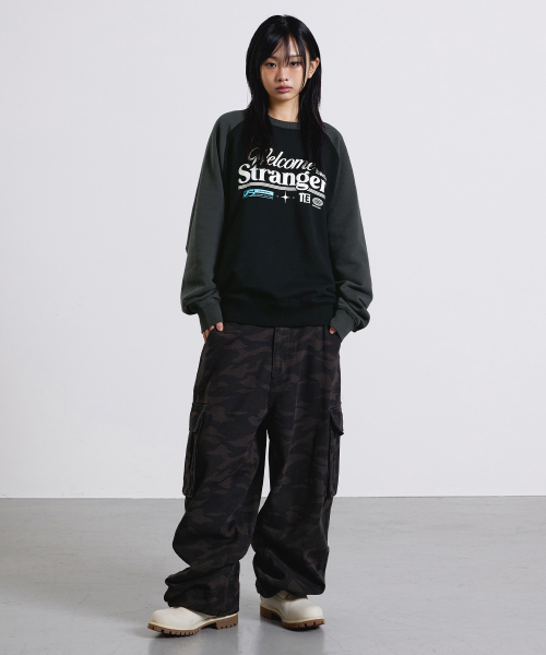 F.ILLUMINATE(フィルミネイト)の「ストレンジャースウェットシャツ-チャコール(スウェット・レディース・その他・LARGE/SMALL/MEDIUM)」の4枚目の写真