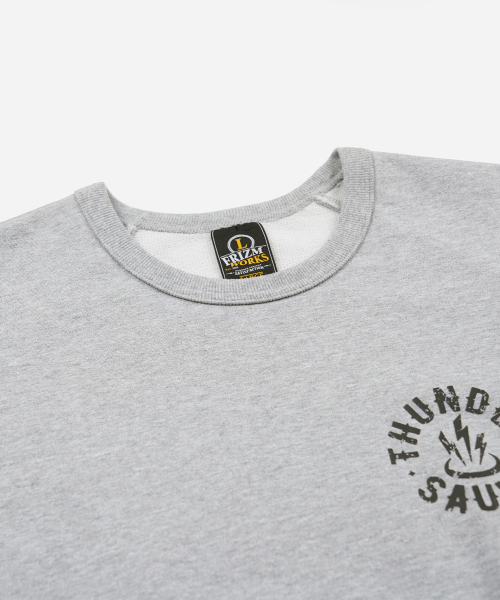 FRIZMWORKS(フリズムワークス)の「THUNDER SAUNA SIGNBOARD SWEATSHIRT _ GRAY(スウェット・メンズ・その他・MEDIUM/LARGE/X-LARGE/SMALL)」の3枚目の写真