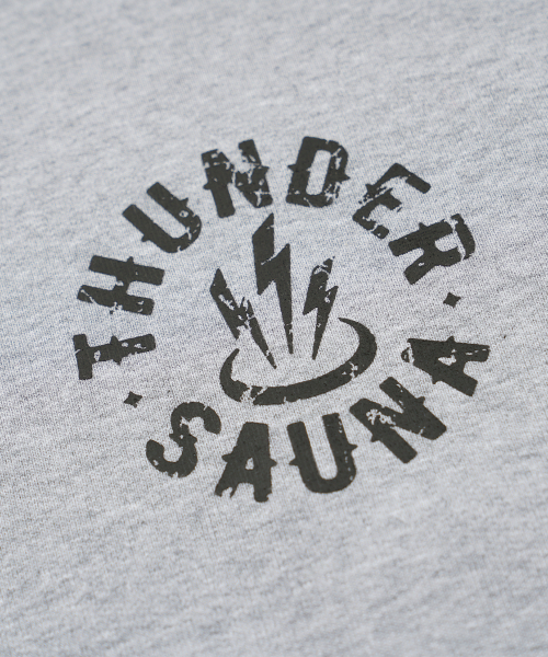 FRIZMWORKS(フリズムワークス)の「THUNDER SAUNA SIGNBOARD SWEATSHIRT _ GRAY(スウェット・メンズ・その他・MEDIUM/LARGE/X-LARGE/SMALL)」の4枚目の写真
