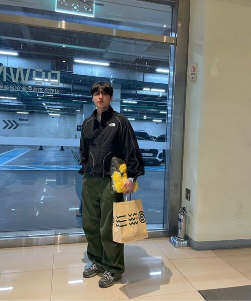 MUSINSA STANDARD（ムシンサスタンダード）の「コットンパラシュートバンディングカーゴパンツ[カーキ]（その他パンツ・メンズ・その他・38/40/42/26/28/30/32/34/36）」の13枚目の写真