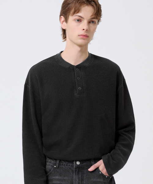 TRILLION(トリリオン)の「ワッフルリングスナップヘンリーネックロングスリーブ_ピグメントチャコール(Tシャツ/カットソー・レディース・その他・MEDIUM/LARGE/X-LARGE)」の2枚目の写真