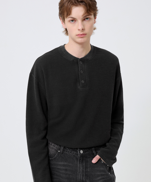 TRILLION(トリリオン)の「ワッフルリングスナップヘンリーネックロングスリーブ_ピグメントチャコール(Tシャツ/カットソー・レディース・その他・MEDIUM/LARGE/X-LARGE)」の4枚目の写真
