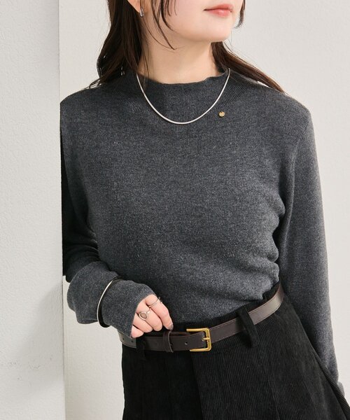 mystic(ミスティック)の「プレート付きハイネックニット(ニット/セーター・レディース・グレー/ベージュ/オフホワイト/ブラック・FREE)」の3枚目の写真