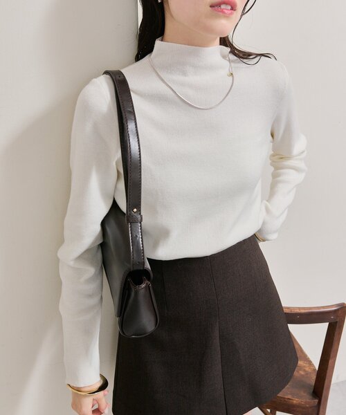 mystic(ミスティック)の「プレート付きハイネックニット(ニット/セーター・レディース・グレー/ベージュ/オフホワイト/ブラック・FREE)」の6枚目の写真