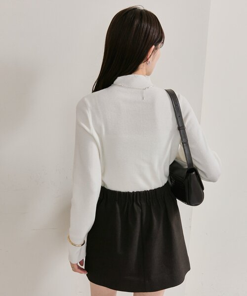 mystic(ミスティック)の「プレート付きハイネックニット(ニット/セーター・レディース・グレー/ベージュ/オフホワイト/ブラック・FREE)」の8枚目の写真