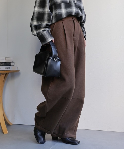 ap retro(アプレトロ)の「メランジ微起毛 バレルレッグパンツ / スラックスパンツ(その他パンツ・レディース・ブラウン/チャコール/ベージュ/ブラック・MEDIUM/LARGE)」の3枚目の写真