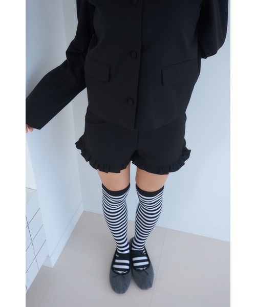Smyeon(スミョン)の「Frill short pants/フリルデザインショートパンツ(その他パンツ・レディース・ブラック/チャコールグレー・SMALL/MEDIUM)」の9枚目の写真