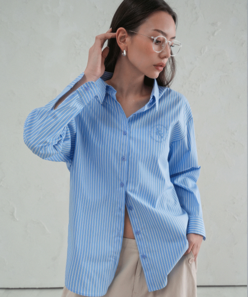 Vivacious(ビバシャス)の「Ciel Unbalance Stripe Shirt - 2COL(シャツ/ブラウス・レディース・スカイブルー/ブルー・SMALL/MEDIUM)」の3枚目の写真