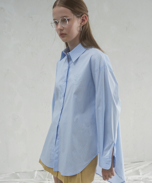 Vivacious(ビバシャス)の「Ciel Unbalance Stripe Shirt - 2COL(シャツ/ブラウス・レディース・スカイブルー/ブルー・SMALL/MEDIUM)」の4枚目の写真