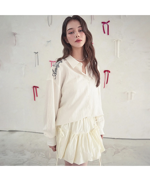 Vivacious(ビバシャス)の「dEpaule Shirt_2Colors(シャツ/ブラウス・レディース・ホワイト×レッド/ホワイト×ブラック・SMALL/MEDIUM)」の1枚目の写真