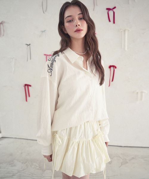 Vivacious(ビバシャス)の「dEpaule Shirt_2Colors(シャツ/ブラウス・レディース・ホワイト×レッド/ホワイト×ブラック・SMALL/MEDIUM)」の4枚目の写真