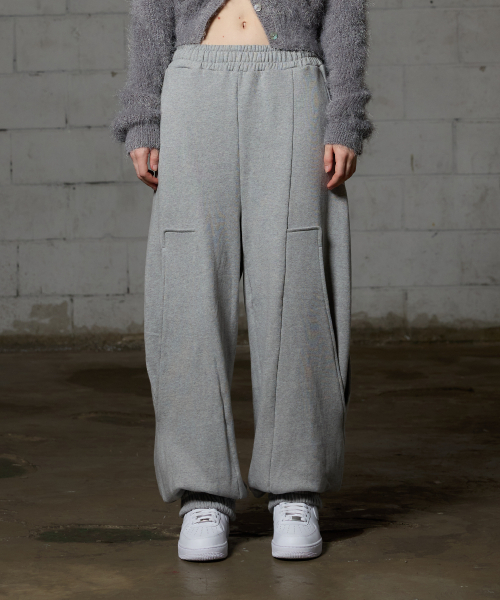 ARI(アリ)の「KYOYA SWEAT PANTS / MELANGE(スウェットパンツ・レディース・グレー・FREE)」の1枚目の写真