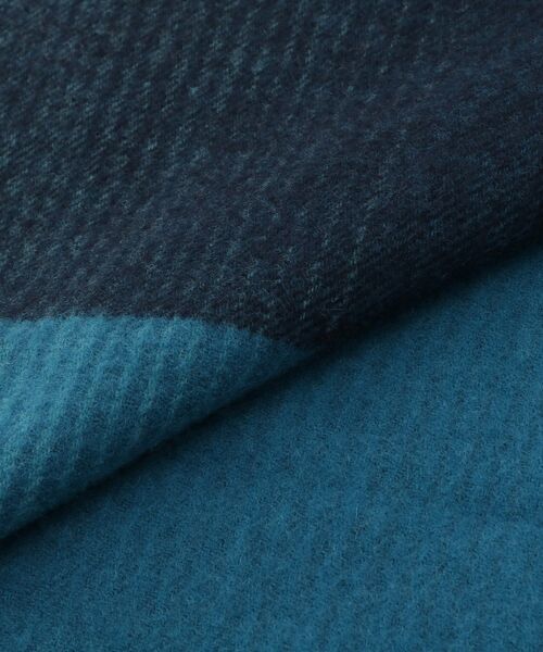 TAKEO KIKUCHI（タケオキクチ）の「【洗えるウールカシミヤ】グラデーションマフラー（マフラー・メンズ・ブラック系4/ワイン系1/ダークブラウン系4/ターコイズブルー系5・00）」の17枚目の写真