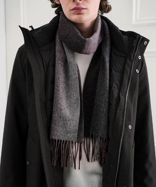 TAKEO KIKUCHI（タケオキクチ）の「【洗えるウールカシミヤ】グラデーションマフラー（マフラー・メンズ・ブラック系4/ワイン系1/ダークブラウン系4/ターコイズブルー系5・00）」の12枚目の写真