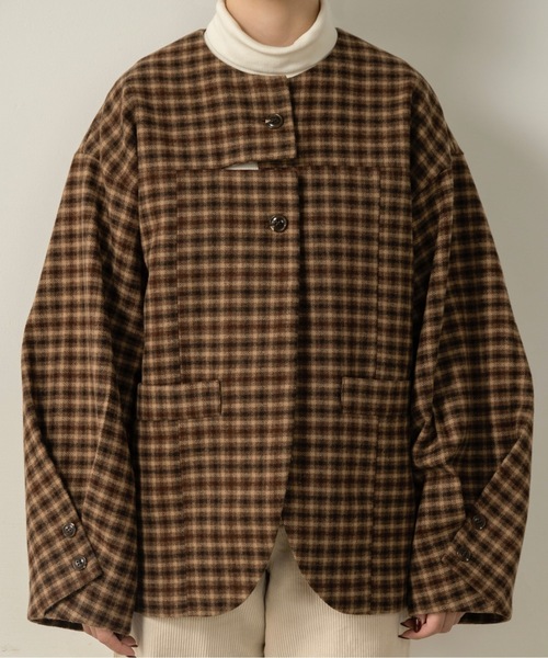 lawgy（ラウジー）の「fold sleeve hem round check coat / フォールドスリーブヘムラウンドチェックコート（ノーカラーコート・レディース・ブラウン/グレー・FREE）」の3枚目の写真