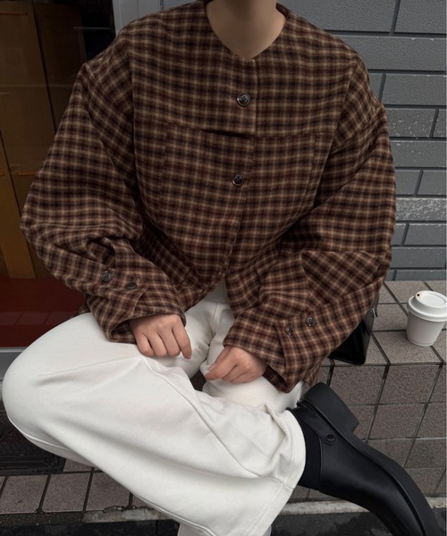 lawgy（ラウジー）の「fold sleeve hem round check coat / フォールドスリーブヘムラウンドチェックコート（ノーカラーコート・レディース・ブラウン/グレー・FREE）」の13枚目の写真