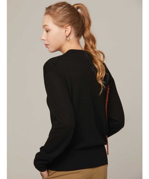 AYIHOLIC CASHMERE（アイホリックカシミア）の「ハイゲージラウンドネック長袖ニット（ニット/セーター・レディース・ブラック・FREE）」の5枚目の写真