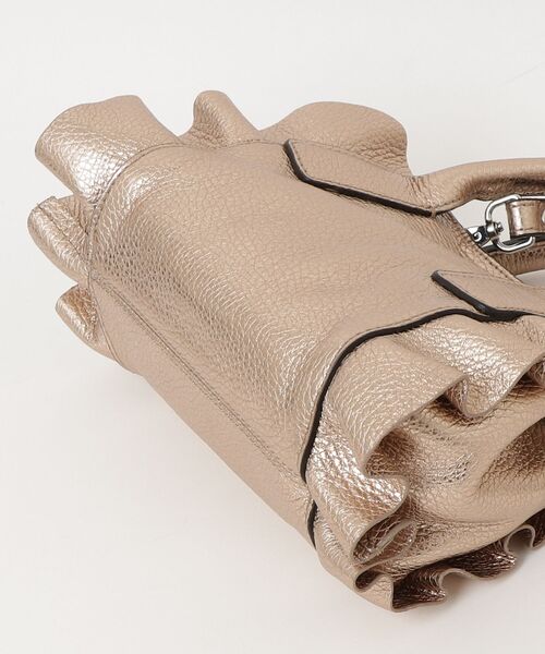 RIPANI（リパーニ）の「【RIPANI/リパーニ】牛革メタリック加工サイドフリルマイクロミニトート バッグ(小)（ショルダーバッグ・レディース・ブロンズ・FREE）」の3枚目の写真