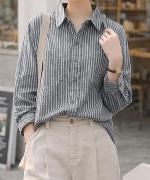 SallyLunn(サリーラン)の「ストライプベーシックシャツ(シャツ/ブラウス・レディース・ブルー/グレー/ホワイト・MEDIUM/LARGE)」の9枚目の写真