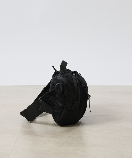 ABAHOUSE(アバハウス)の「【DsBk / ディーエスビーケー】 RECTANGLE SLING /スリングバッグ /ユニセックス 【WEB限定】(バックパック/リュック・メンズ・グレー/ブラック/カーキ/ネイビー・フリー)」の6枚目の写真