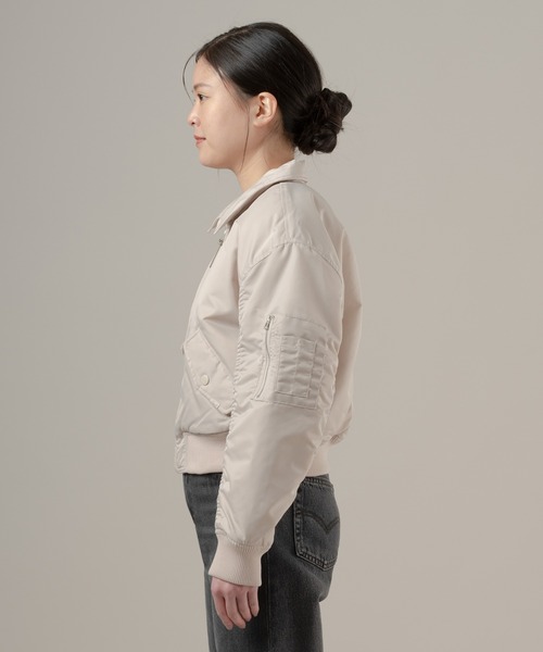 Levi's(リーバイス)の「Levi's/リーバイス ボウイ クロップド ボンバージャケット(MA-1・レディース・グレー・XS/M/S)」の8枚目の写真