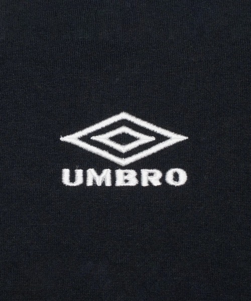 UMBRO（アンブロ）の「UMBRO Graphic T-Shirt [Kosuke Kawamura×Umbro]（アンブロ グラフィックTシャツ [河村康輔×アンブロ]）（Tシャツ/カットソー・メンズ・ブラック/ホワイト・MEDIUM/LARGE/X-LARGE）」の8枚目の写真
