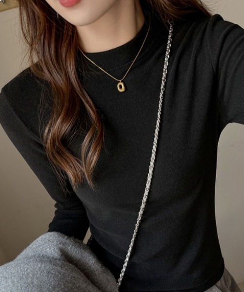 deux amour(ドゥーザムール)の「ハイネックベーシックインナーニット長袖トップス(Tシャツ/カットソー・レディース・ベージュ/グレー/チャコールグレー/アイボリー/ブラック/ホワイト・FREE)」の4枚目の写真