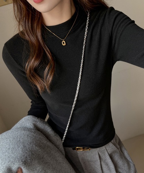 deux amour(ドゥーザムール)の「ハイネックベーシックインナーニット長袖トップス(Tシャツ/カットソー・レディース・ベージュ/グレー/チャコールグレー/アイボリー/ブラック/ホワイト・FREE)」の16枚目の写真