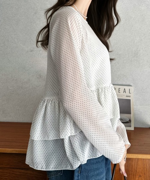 Eclat one(エクラワン)の「【Eclat one】クルーネック ドット柄 裾フリル ロングスリーブ ブラウス(シャツ/ブラウス・レディース・ブラック/アイボリー/ホワイト・FREE)」の5枚目の写真