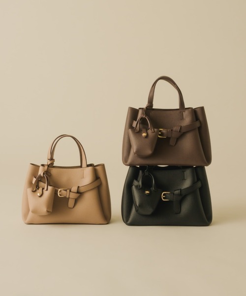 NEUNA（ヌナ）の「ミニバッグチャーム付きノットベルトスクエアバッグ（ショルダーバッグ・レディース・ブラック/ブラウン/グレイッシュベージュ・FREE）」の19枚目の写真