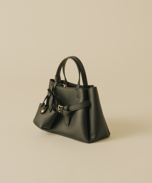 NEUNA（ヌナ）の「ミニバッグチャーム付きノットベルトスクエアバッグ（ショルダーバッグ・レディース・ブラック/ブラウン/グレイッシュベージュ・FREE）」の22枚目の写真