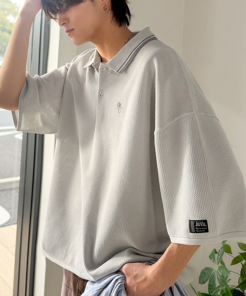 Java（ジャバ）の「《JaVaジャバコラボ》軽くて涼しくてアイロン要らず！ワンポイント刺繍入り 襟ライン配色 サマーニットポロシャツ（半袖）（ポロシャツ・メンズ・ライトグレー/カーキ/アイボリー/ブラック・SMALL/MEDIUM/LARGE）」の17枚目の写真