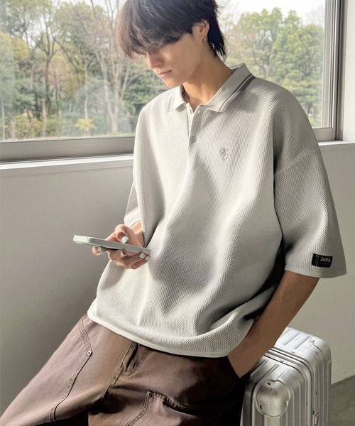 Java（ジャバ）の「《JaVaジャバコラボ》軽くて涼しくてアイロン要らず！ワンポイント刺繍入り 襟ライン配色 サマーニットポロシャツ（半袖）（ポロシャツ・メンズ・ライトグレー/カーキ/アイボリー/ブラック・SMALL/MEDIUM/LARGE）」の16枚目の写真