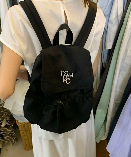 LYEON（リヨン）の「ロゴ刺繍バックパック/ナップサック（バックパック/リュック・レディース・オフホワイト/ブラック・FREE）」の2枚目の写真