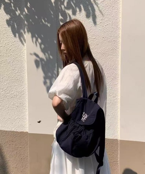 LYEON（リヨン）の「ロゴ刺繍バックパック/ナップサック（バックパック/リュック・レディース・オフホワイト/ブラック・FREE）」の3枚目の写真