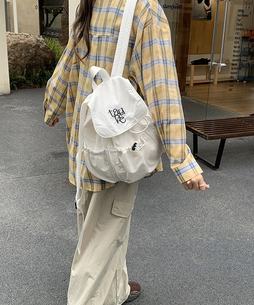 LYEON（リヨン）の「ロゴ刺繍バックパック/ナップサック（バックパック/リュック・レディース・オフホワイト/ブラック・FREE）」の13枚目の写真